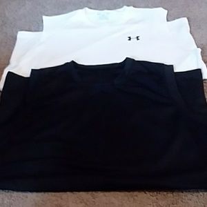 2 sleeveless tees